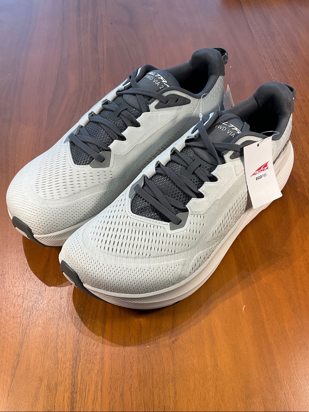 FWD Via 2 Altra Men's Gray and Black Athletic Running Shoes sample